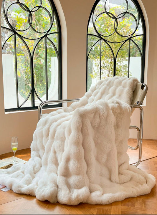 Plush Luxurious Faux Fur Throw